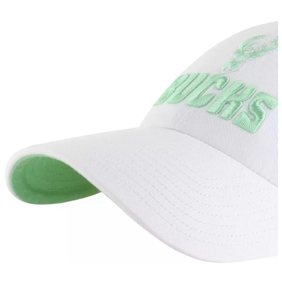 47 Women's Milwaukee Bucks Clean Up Adjustable Hat - Picture 2 of 4